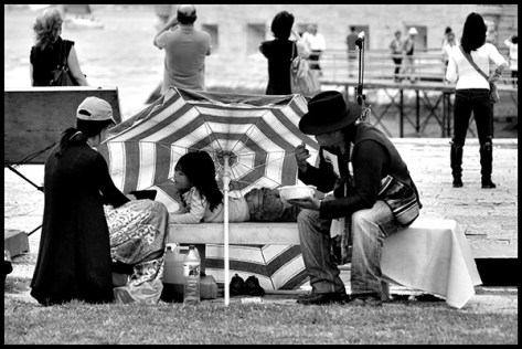 Lissabon-2011-Sinti-vor-Tor