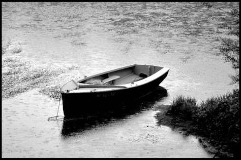 Portugal 2011 Ponte do Lima Boot s-w 40x60 Kopie
